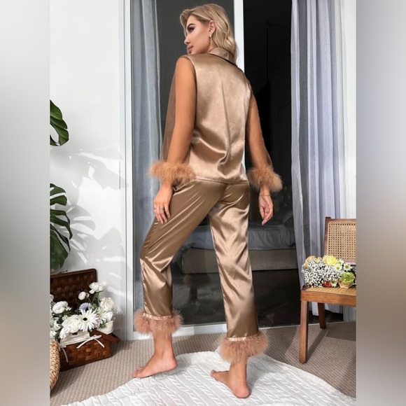 Fuzzy Trim Mesh Panel Shawl Collar PJ Set - Picture 5 of 8